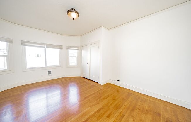 Studio, 1 bath, $1,725, Unit 4