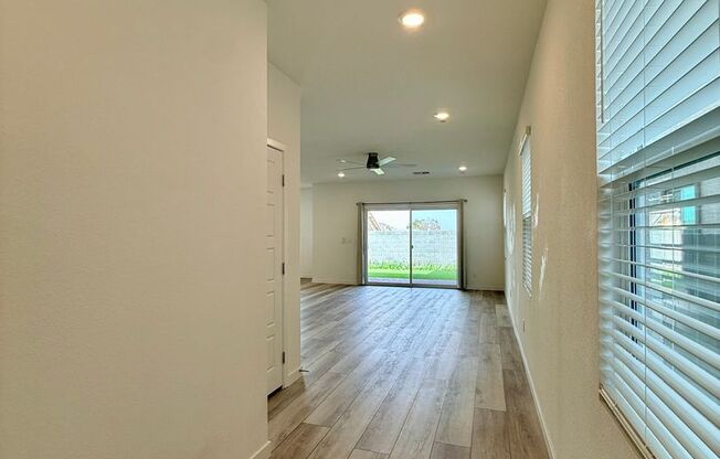 Beautiful Home-Make it yours today!