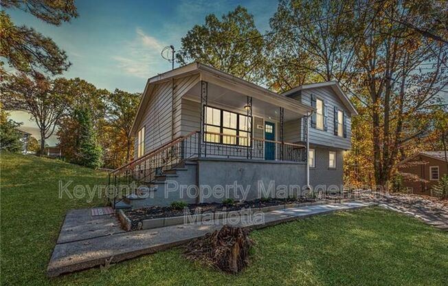 1056 AZALEA CIR NE
