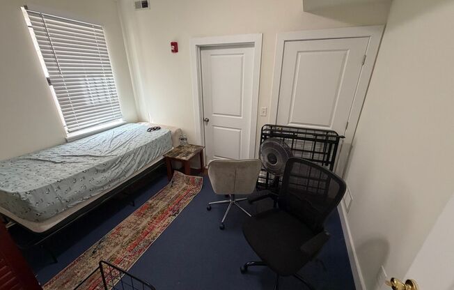 3 beds, 3 baths, 823 sqft, $1,695, Unit Unit 01
