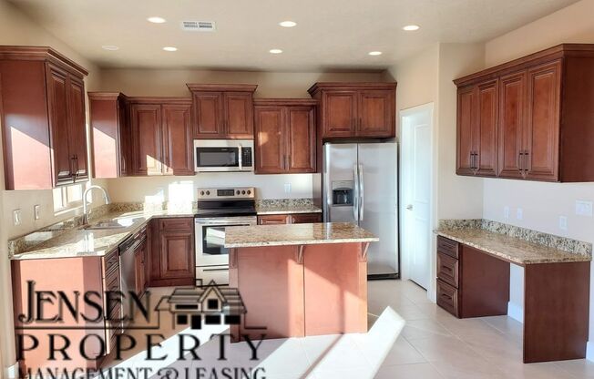 3 beds, 2.5 baths, 1,767 sqft, $1,925, Unit 309