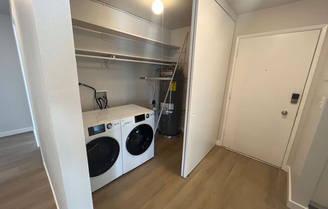 2 beds, 2 baths, 1,060 sqft, $2,695, Unit 3520 - 206