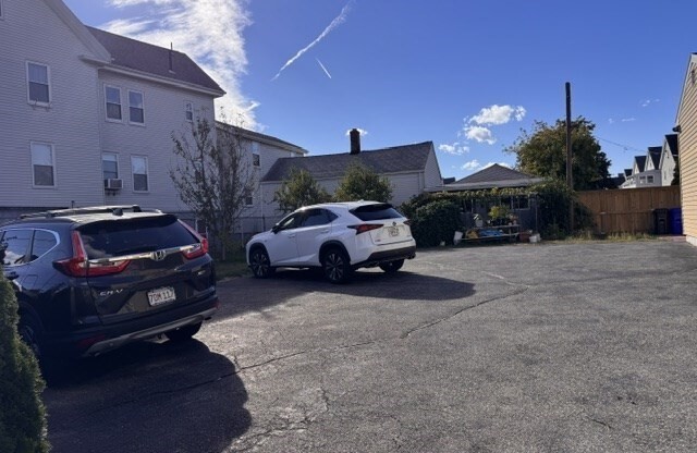 3 beds, 2 baths, 2,000 sqft, $3,150, Unit 2