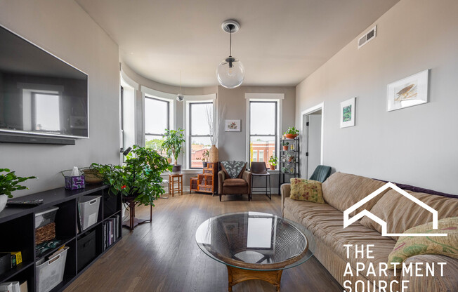 3237 W ARMITAGE AVE