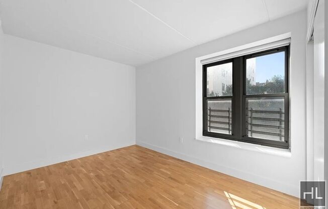 2 beds, 1 bath, $4,050, Unit 605