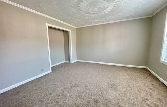 IMPECCABLE, QUIET 1 Bedroom Available!