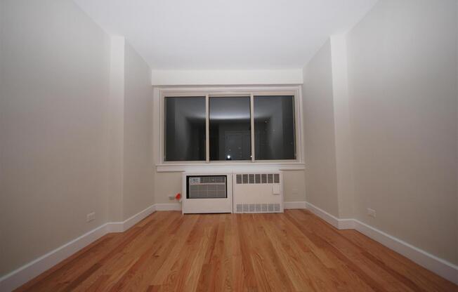 2 beds, 2 baths, $6,300, Unit 11E