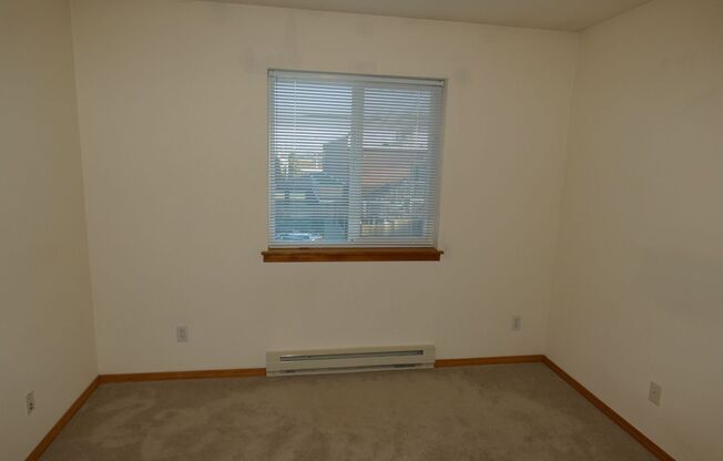 2 beds, 1 bath, $1,500, Unit Unit 12