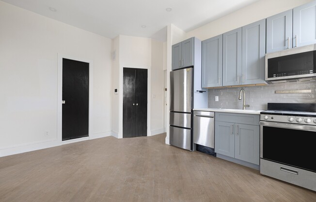 2 beds, 1 bath, $6,000, Unit 16