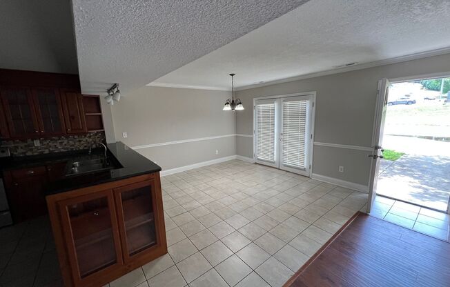 3 beds, 2.5 baths, 2,580 sqft, $2,000, Unit 702-01