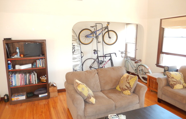 2 beds, 1 bath, $2,950, Unit # 2