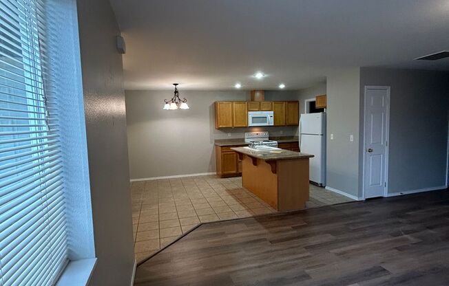 3 beds, 2 baths, 1,075 sqft, $1,700, Unit 12218