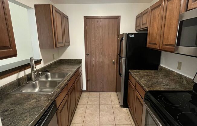 2 beds, 1 bath, $1,650