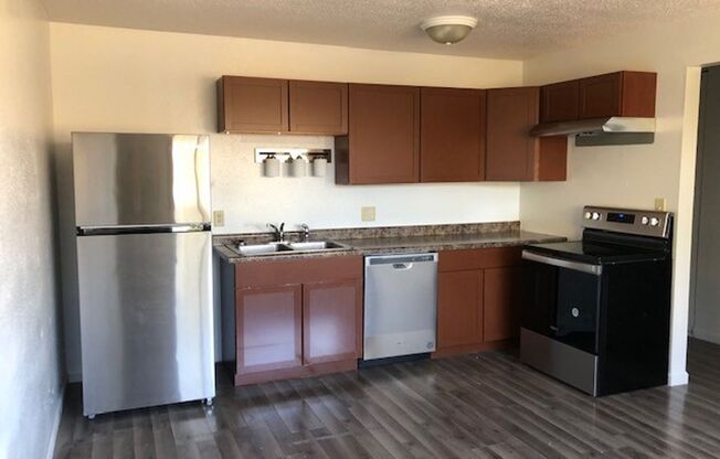 2 beds, 1 bath, $775, Unit 406 17th Street NW #16