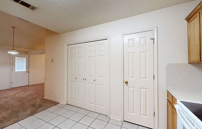 3 beds, 2 baths, $1,250