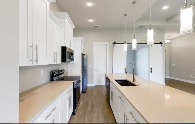 1016 SW 34 ST