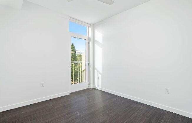 1 bed, 1 bath, 637 sqft, $2,595, Unit 323