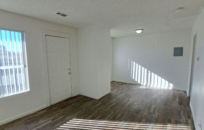 Studio, 1 bath, 400 sqft, $995, Unit 221