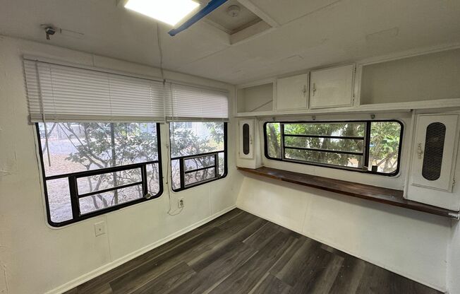 1 bed, 1 bath, 256 sqft, $980, Unit 554