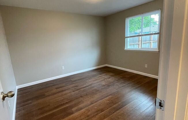 2 beds, 1 bath, 945 sqft, $1,575, Unit 054