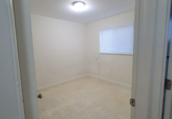 630 W 17 ST