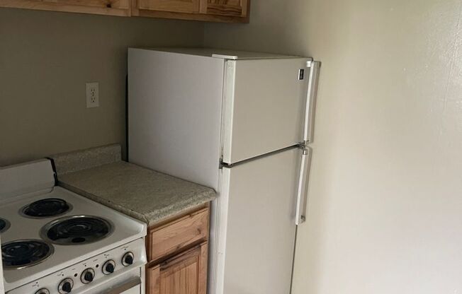 1 bed, 1 bath, $580, Unit 104