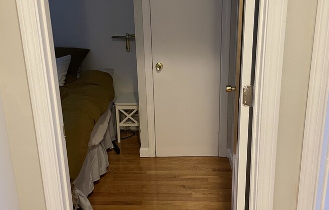 1 bed, 1 bath, $2,600, Unit 12