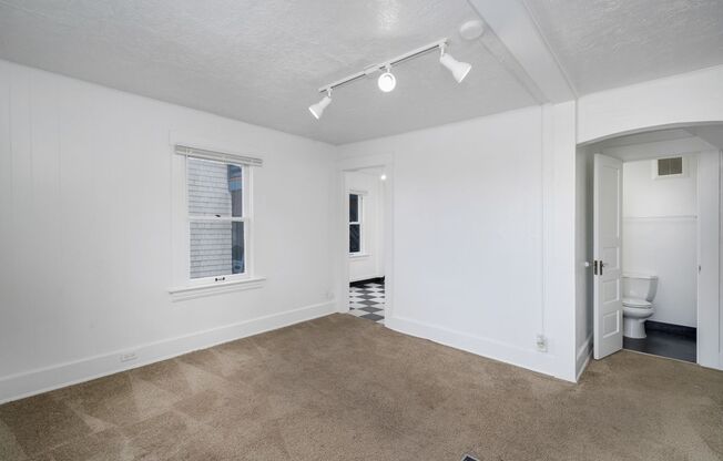 Studio, 1 bath, $1,095, Unit 2318