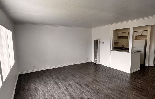 2 beds, 1 bath, 800 sqft, $2,450, Unit 07