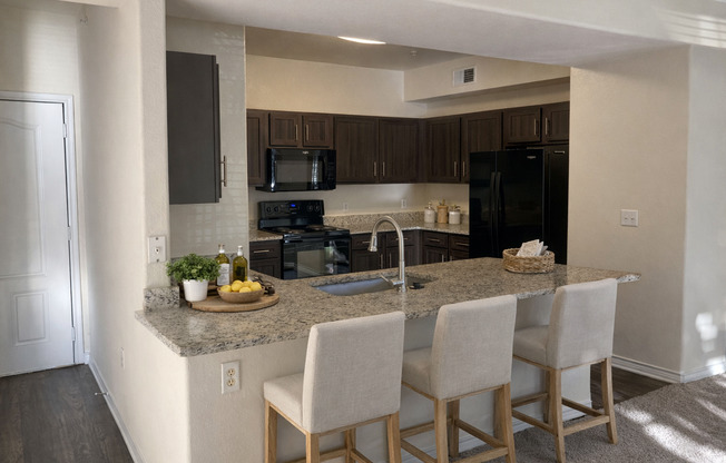 2 beds, 2 baths, 1,195 sqft, $1,632, Unit 1036