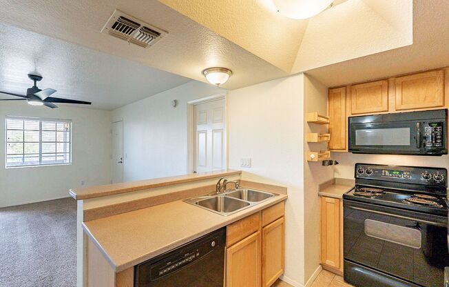 2 beds, 2 baths, $1,300, Unit # 2091