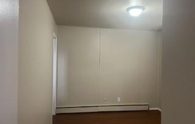 1 bed, 1 bath, 575 sqft, $899, Unit Unit 52