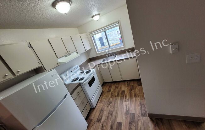 2 beds, 1.5 baths, 852 sqft, $1,450, Unit 048