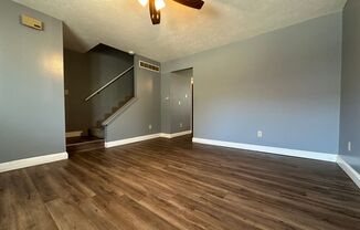 2 beds, 1.5 baths, $1,099, Unit 4