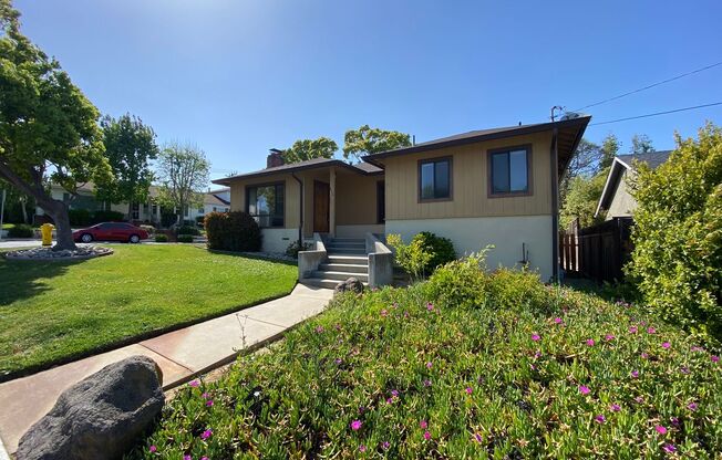 Renovated Single-Family Home on the Peninsula - Pets Negotiable