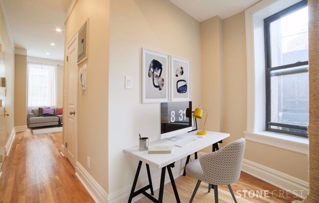521 W 122 ST