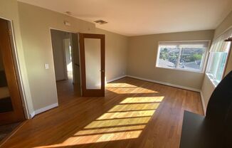 Modern Townhome with Gorgeous City Views – Prime Thousand Oaks Locati