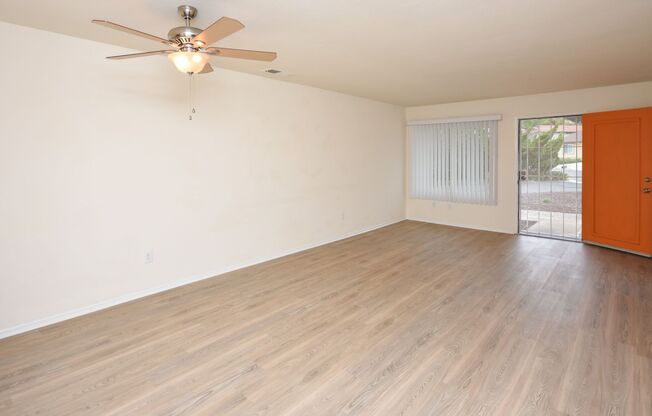 *Move In Special* 55+ Senior Community Located on  Peacock Hills!!