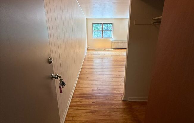 Studio, 1 bath, 487 sqft, $1,250, Unit Fifth 206