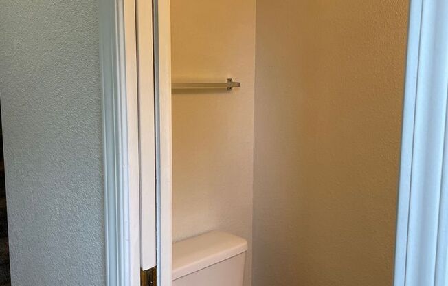 2950 Neil Dr Apt 8