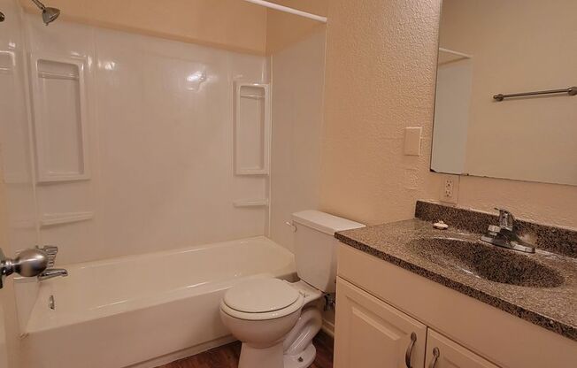 2 beds, 1 bath, 710 sqft, $925, Unit 206A