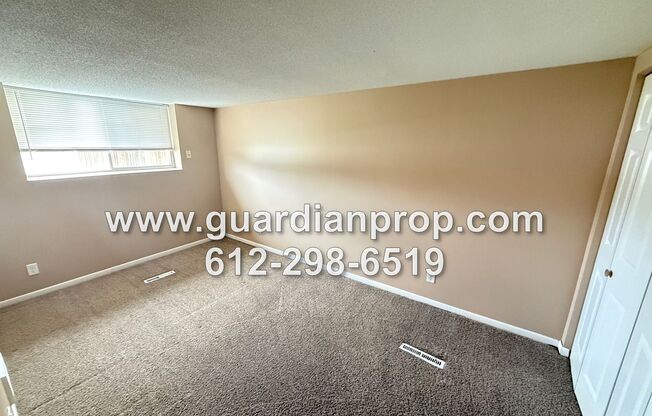 2269 11th Ave E, North St. Paul, MN 55109
