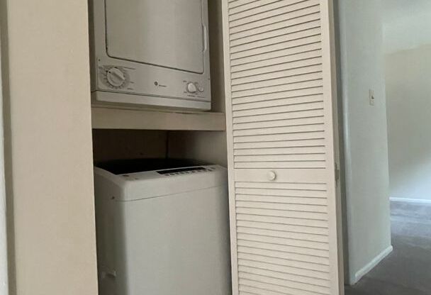 2 beds, 2 baths, 1,000 sqft, $1,950, Unit 14210 #102