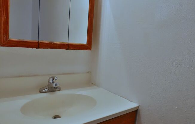 2 beds, 1.5 baths, 920 sqft, $875, Unit 1420 West Glen Avenue Apt 302