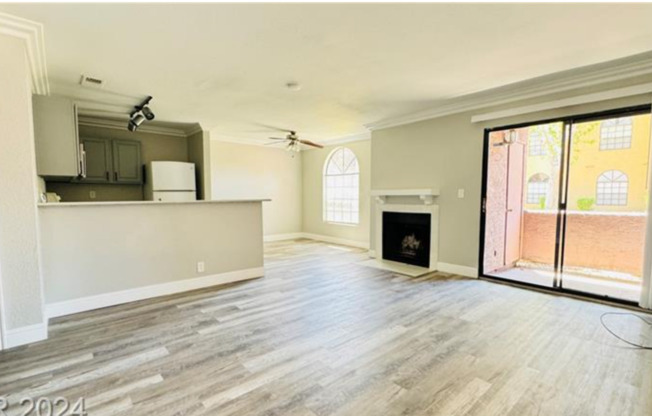 2 beds, 2 baths, $1,250, Unit UNIT 124