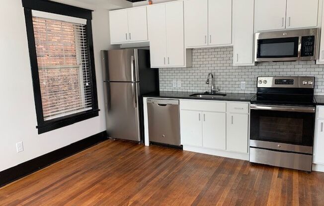 1 bed, 1 bath, 787 sqft, $1,200, Unit Room 005