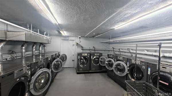 66 4 GRAND CENTRAL PKWY