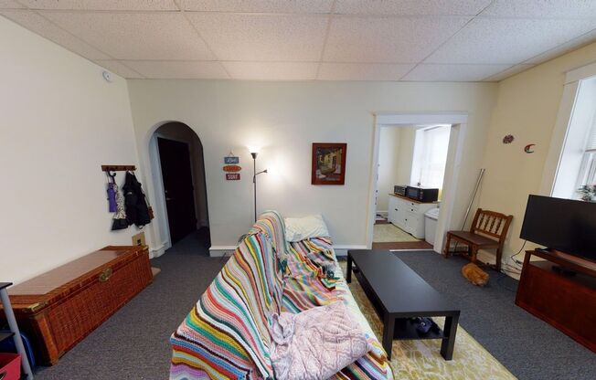 1 bed, 1 bath, 425 sqft, $1,240, Unit B-5