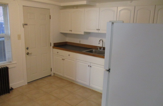 1 bed, 1 bath, 650 sqft, $995, Unit 5