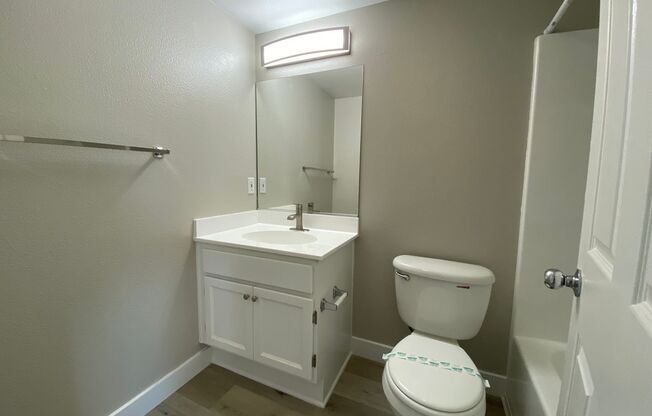 Studio, 1 bath, 475 sqft, $1,962, Unit 10-109